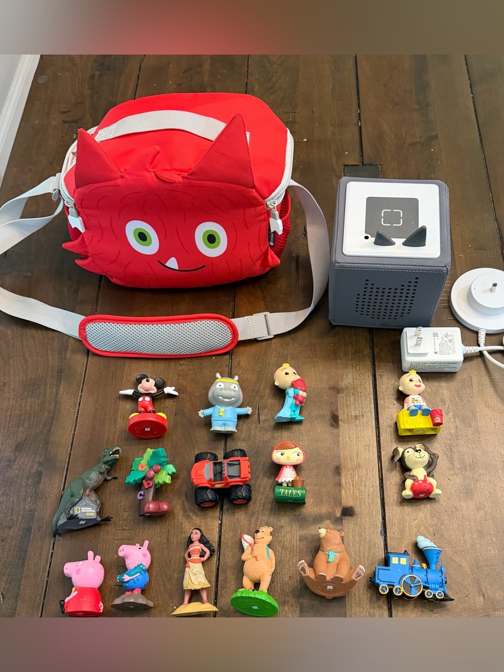 Toniebox 1 and Monster Character carrying bag with 15 tonies